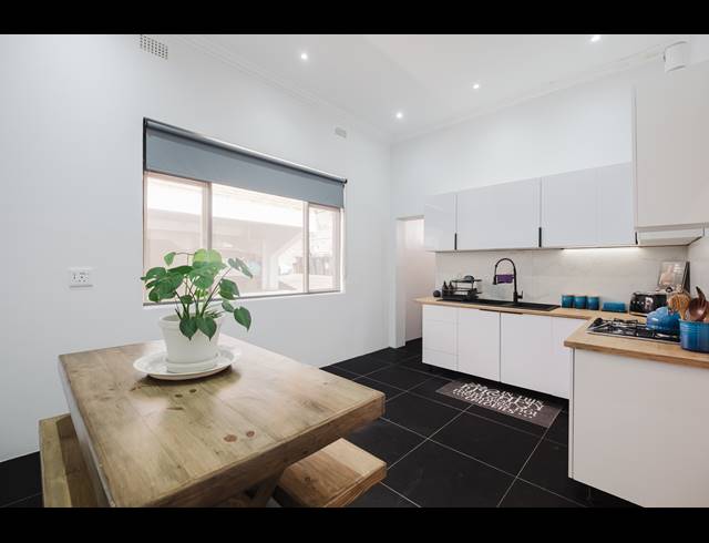 3 BEDROOM HOUSE FOR SALE IN SEA POINT